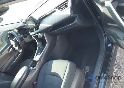 2019 Toyota Rav4 Xle z USA, uszkodzony, nr VIN JTMP1RFV5KD007055